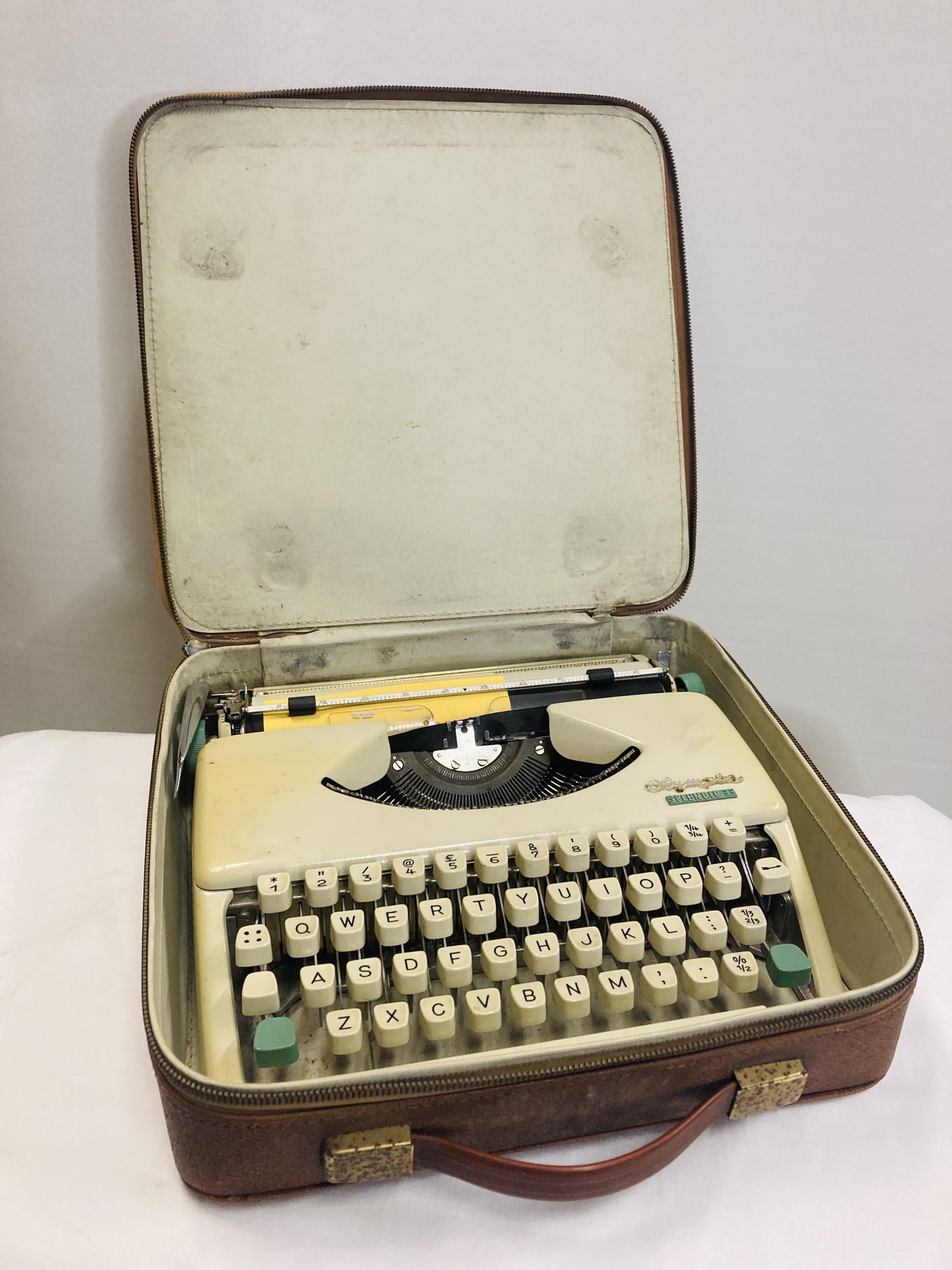 Vintage Olympia 33 Travel Typewriter