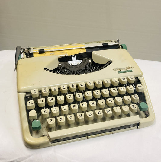 Vintage Olympia 33 Travel Typewriter