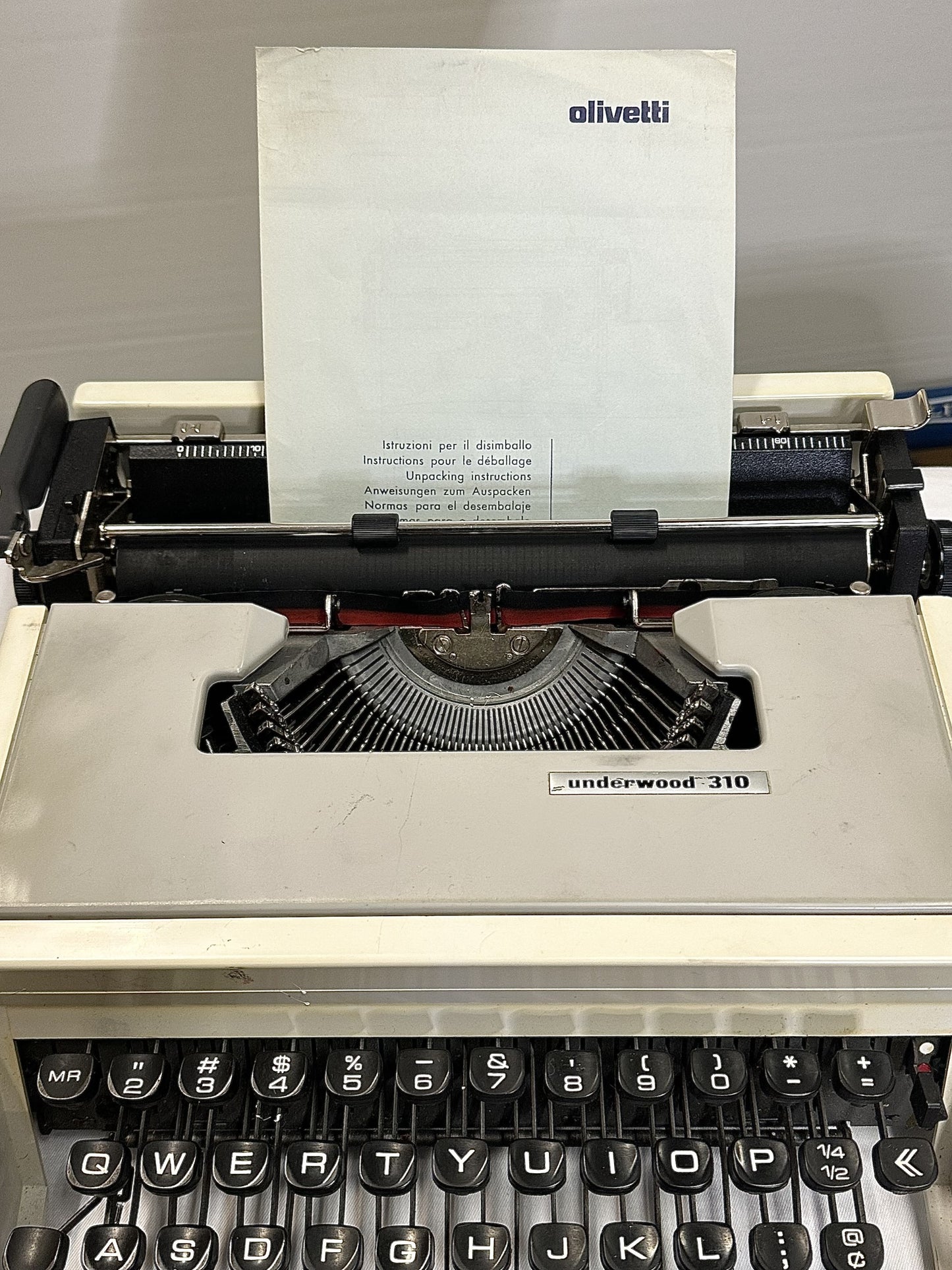 Vintage Olivetti Underwood 310 1970's Typewriter